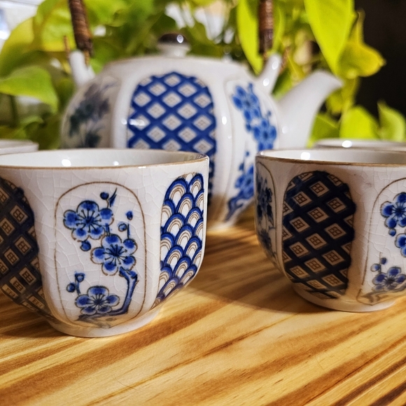 Vintage 1970's Japanese Otagiri OMC blue and white floral tea set - Picture 2 of 7